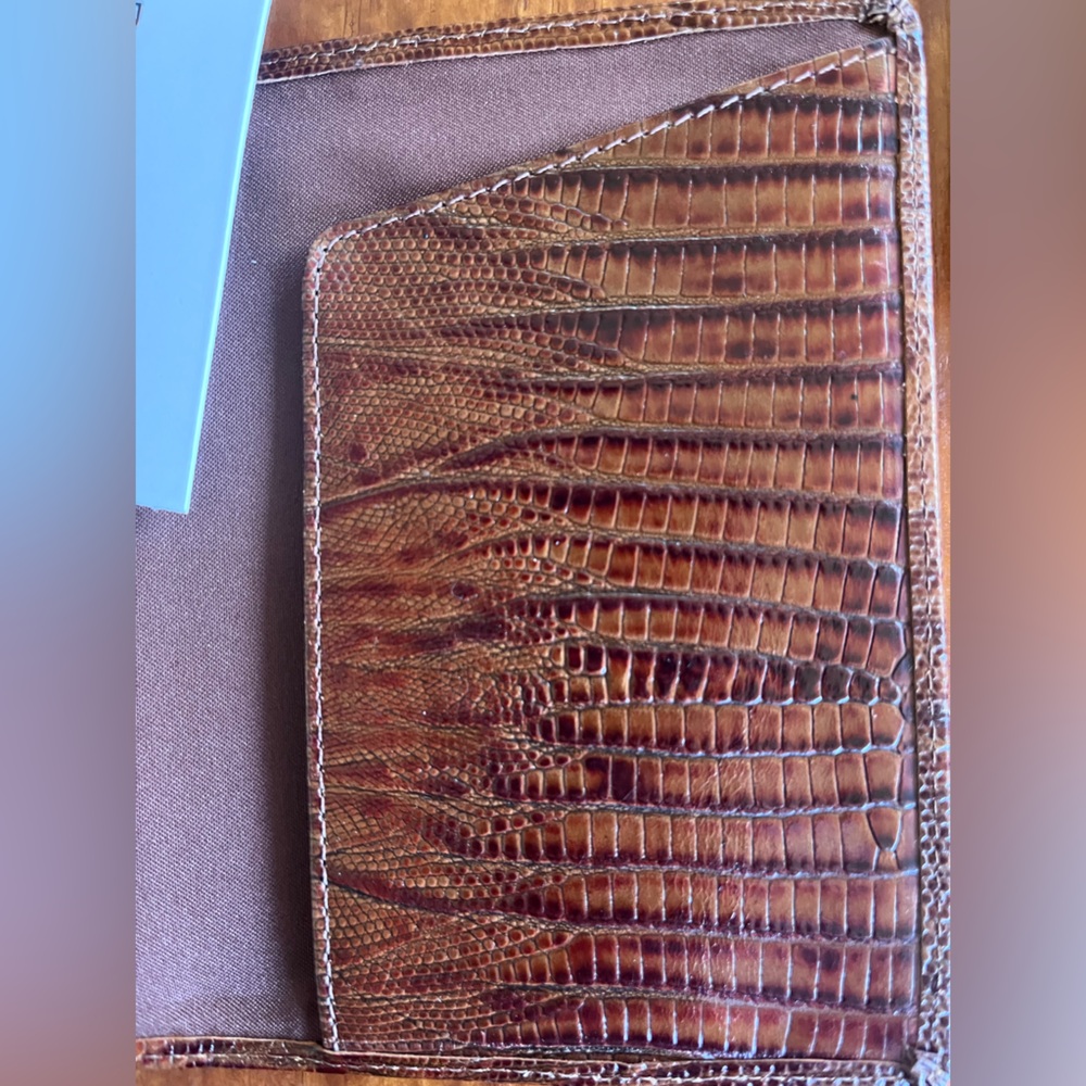 NWT Brahmin Passport Wallet in Caramel All Over Lizard - Picture 7 of 11